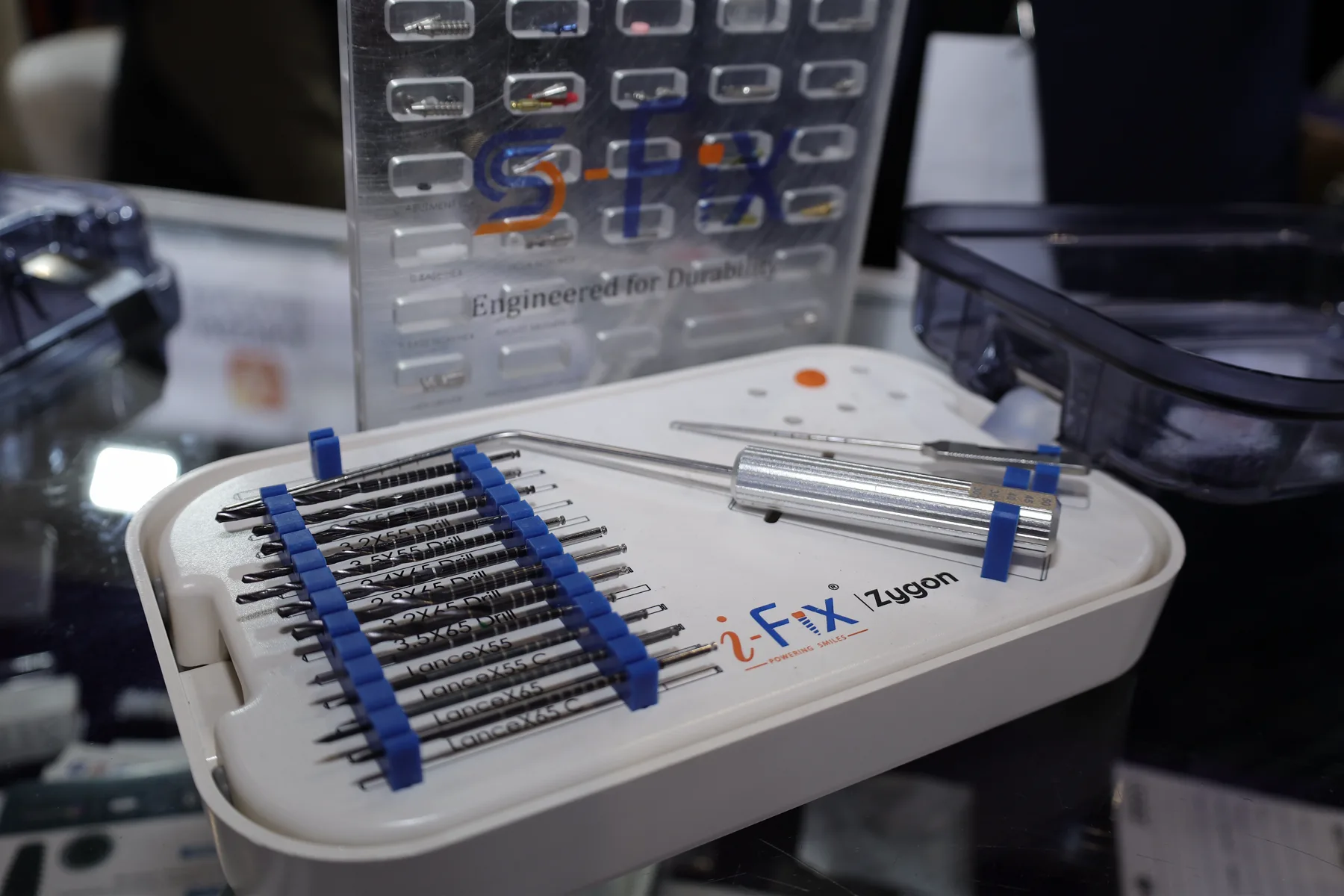 ZE Series surgical kit from the product catalog